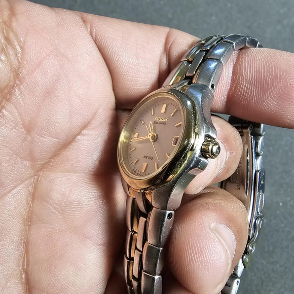 Citizen Ecodrive E010-K15711 Ladies Watch Date Just Not Working For Parts/Repair - Picture 4 of 9